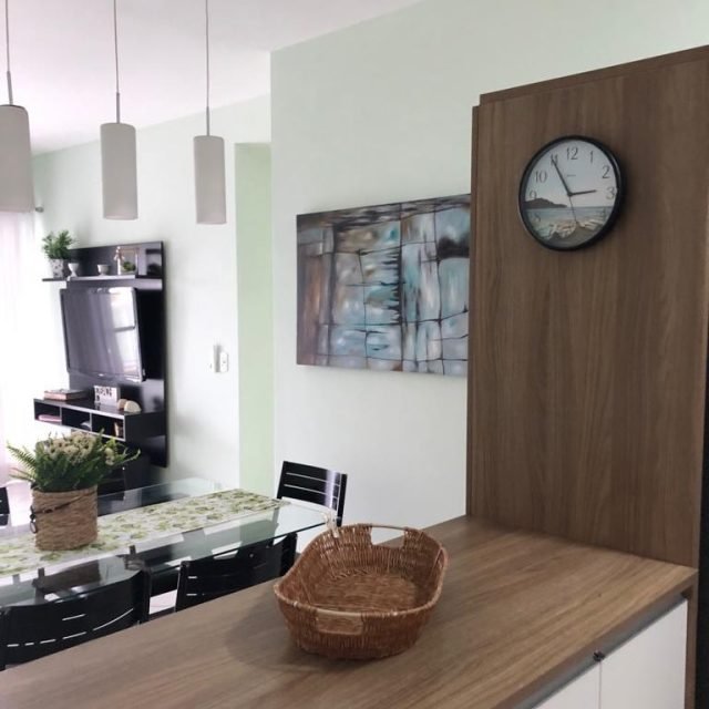 Um antes e depois que transforma não apenas os ambientes, mas também o valor do imóvel. ✨Móveis planejados, iluminação e um projeto pensado em cada detalhe trouxeram mais personalidade, funcionalidade e sofisticação para a casa.Porque investir em um bom projeto é investir em qualidade de vida — e também na valorização do patrimônio.Do convencional ao extraordinário.
Um imóvel completamente transformado.